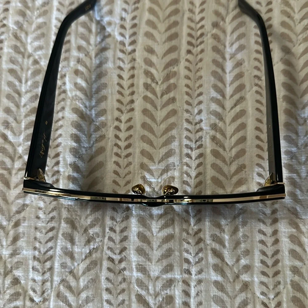 DEZI Black Sunglasses